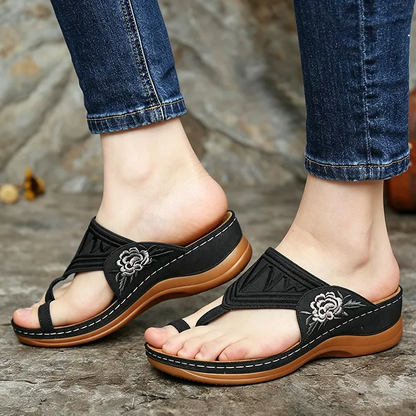 Retro-style embroidered summer sandals | Ergonomic arch support — Walk all day without fatigue | Non-slip and breathable