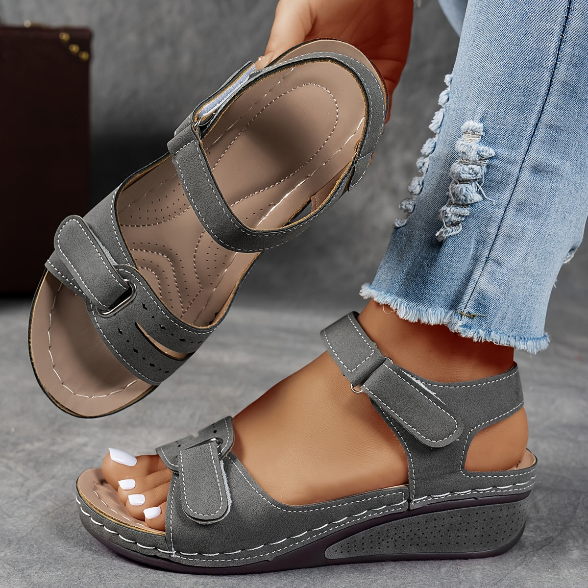 🏆 2026 Best Seller – Women's Soft Leather Arch Support Sandals with Adjustable Fit ☁️