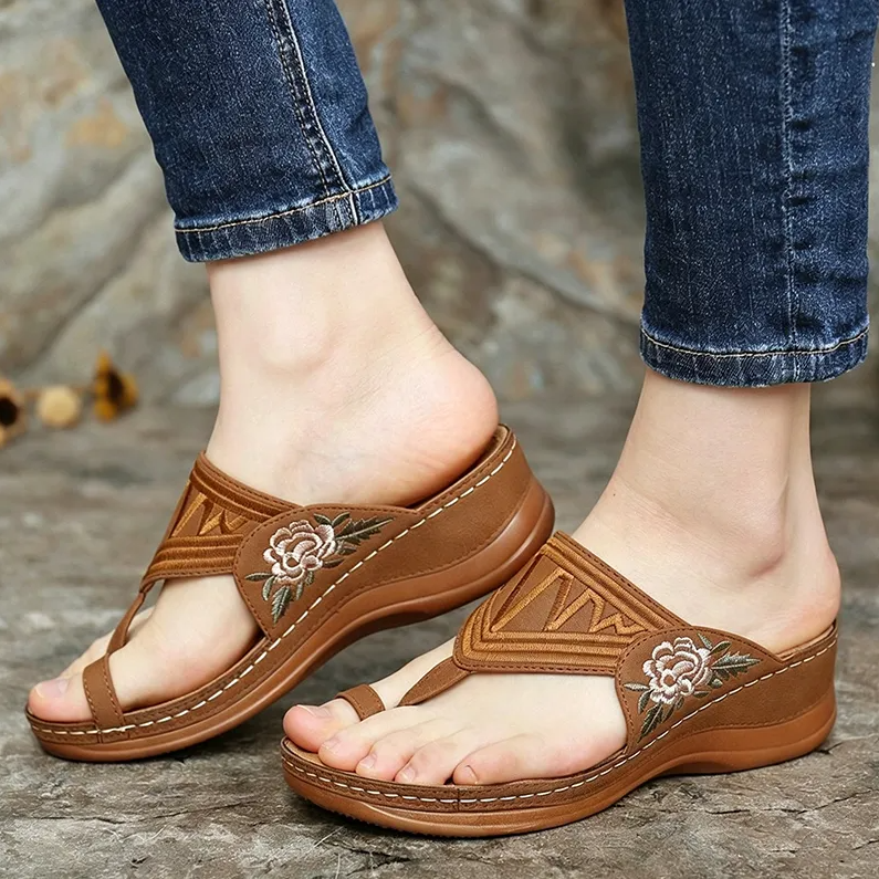 Retro-style embroidered summer sandals | Ergonomic arch support — Walk all day without fatigue | Non-slip and breathable