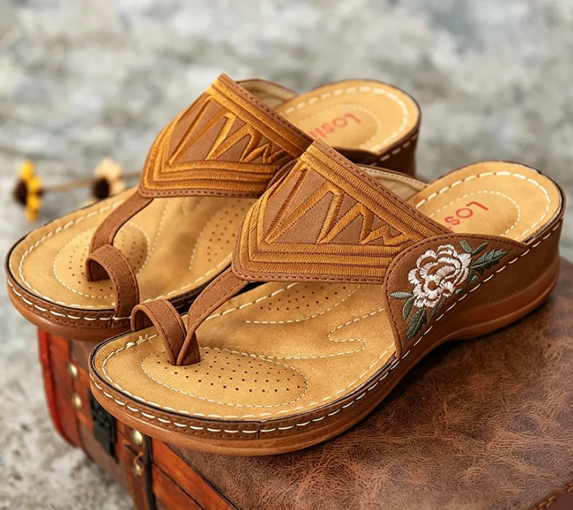 Retro-style embroidered summer sandals | Ergonomic arch support — Walk all day without fatigue | Non-slip and breathable