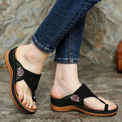 Retro-style embroidered summer sandals | Ergonomic arch support — Walk all day without fatigue | Non-slip and breathable